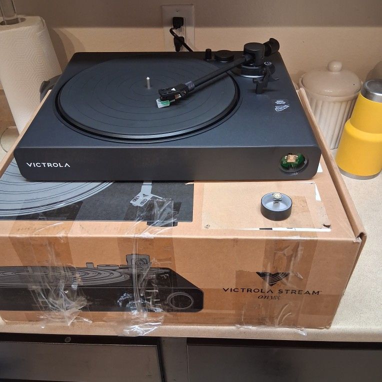 Victrola Stream Onyx - Wi-Fi Streaming 2-Speed Turntable with Bluetooth Output, Works with Sonos, UPnP Wi-Fi Streaming, Roon Ready Relay, Premium Movi