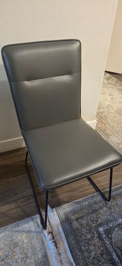 4 Dining room chairs