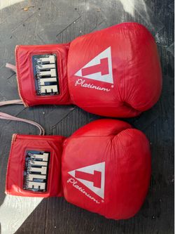 Title boxing gloves