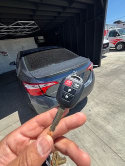 Llaves de autos / car keys and remotes