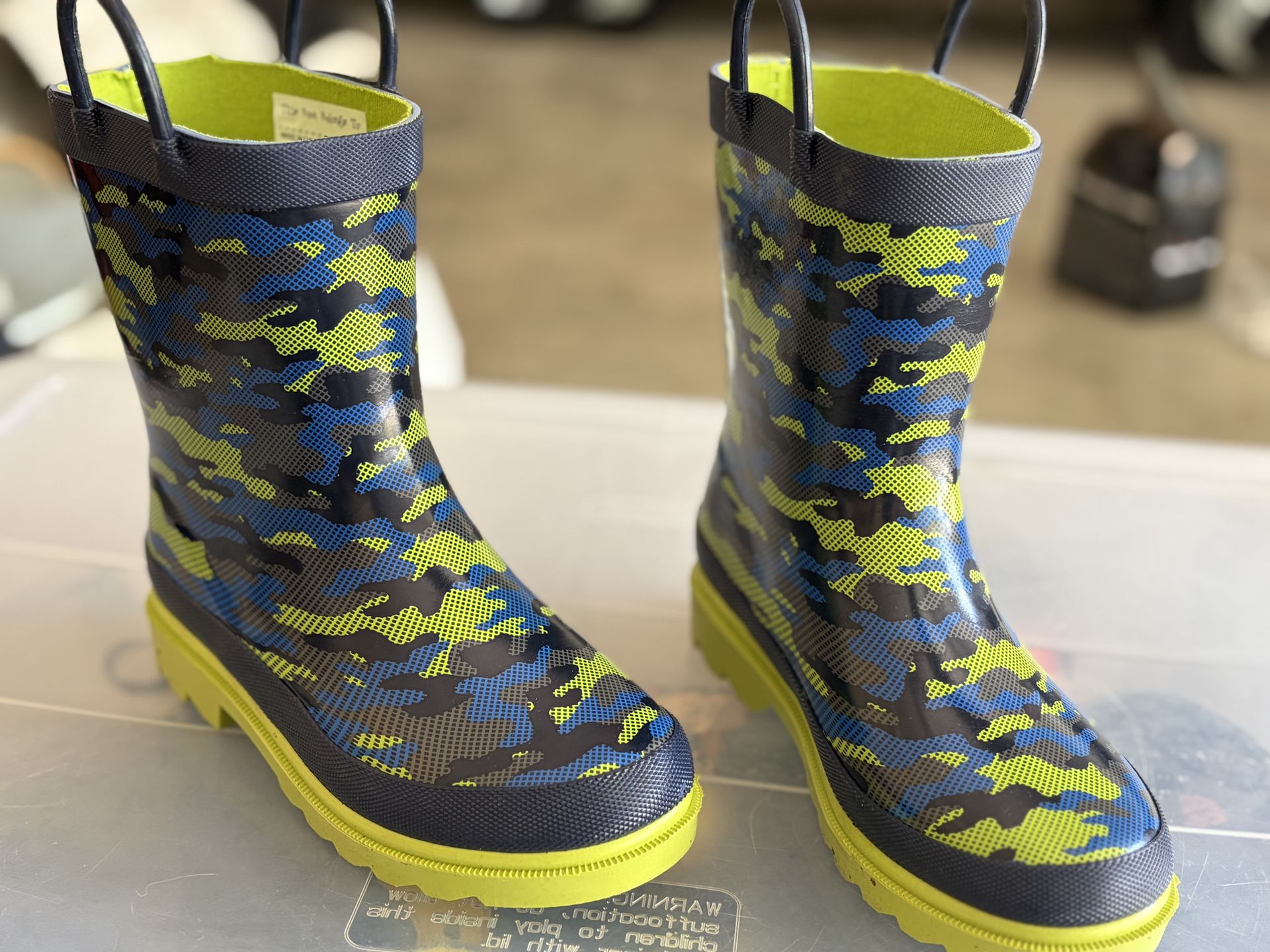 Rain boots (brand new)