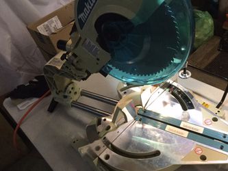 MAKITA 12" COMPOUND MITER SAW LS1214FL NEVER USED for Sale in Harwich, OfferUp