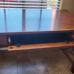 Solid Oak Large Desk With Pullout Keyboard Tray