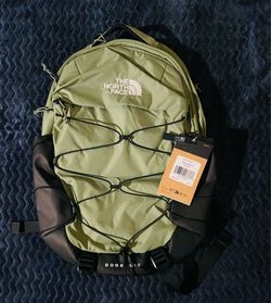 The North Face Unisex Borealis Day Travel Hike Laptop Backpack - 28L  Bark Mist