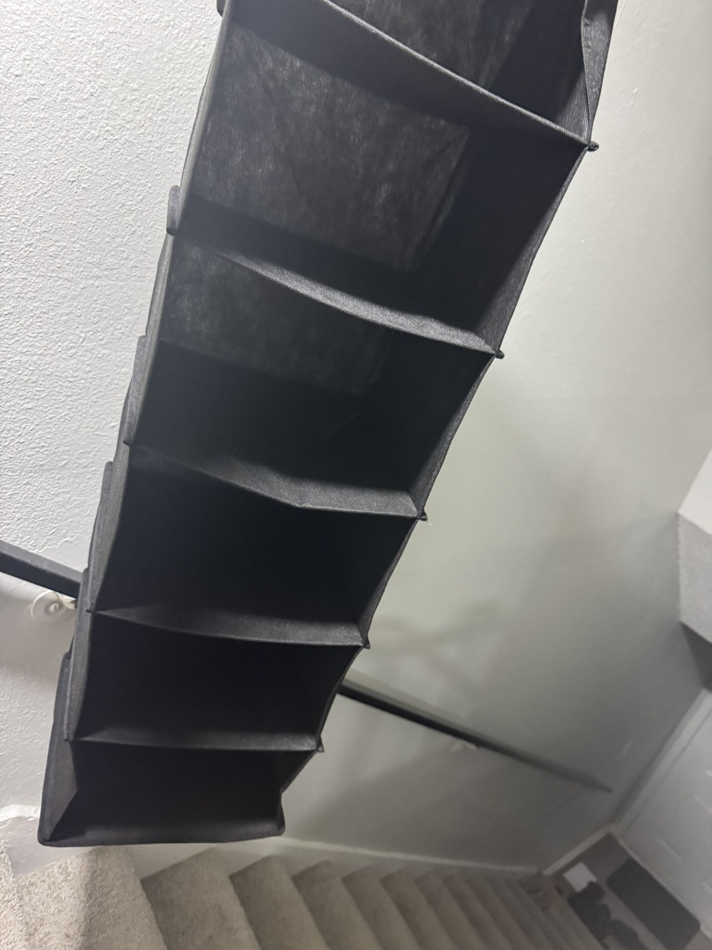 Adjustable hanging 6 cube organizer