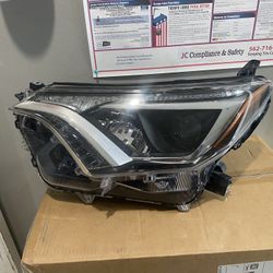 2016-2018 Toyota RAV4 Left Headlight 
