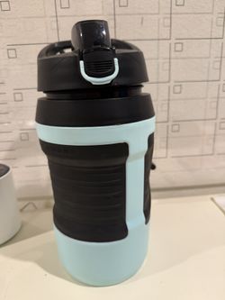 Under Armour Insulated Water Bottle with Handle & Fence Hook
