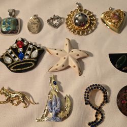 Vtg. Jewelry Lot Of 19, 7 PENDANT'S, 10 Brooch's 2 Lapel Pins Avon, JJ, DM97 Rare!