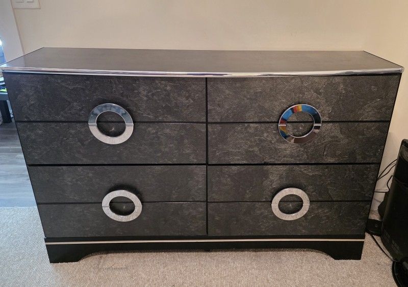 Dresser - Like New