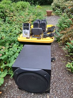 Logitech z-5500 5.1 surround speakers