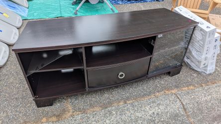 Entertainment center