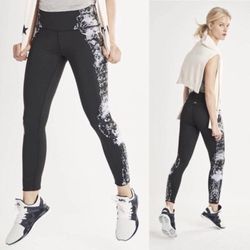 ALO YOGA Black White Dark Krystal Graphic High Waisted Airbrush Workout Leggings