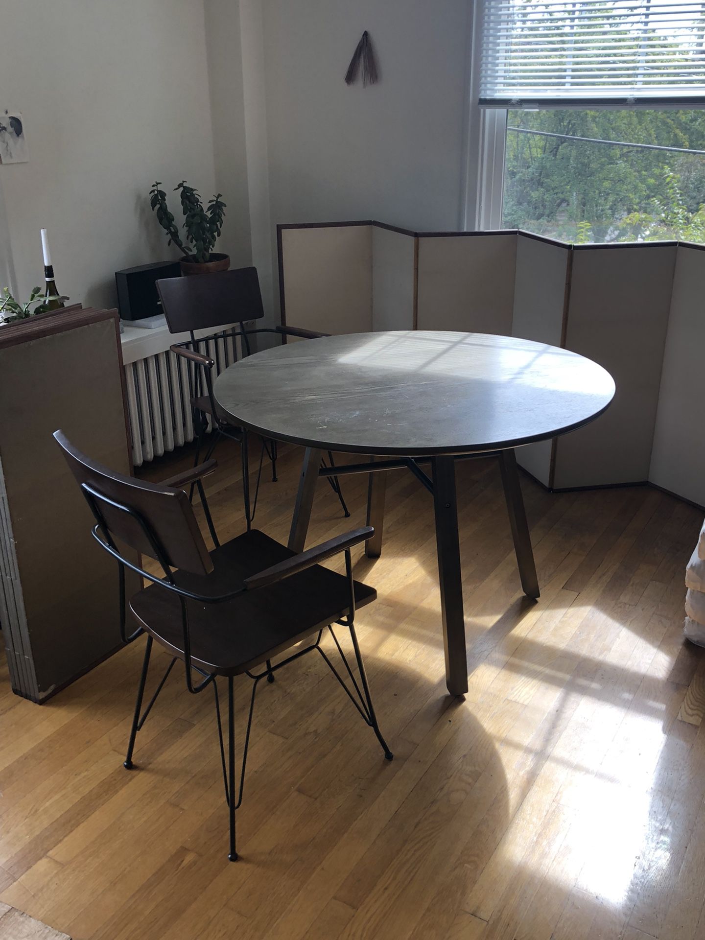 Crate&barrel Round Table And Two Chairs 