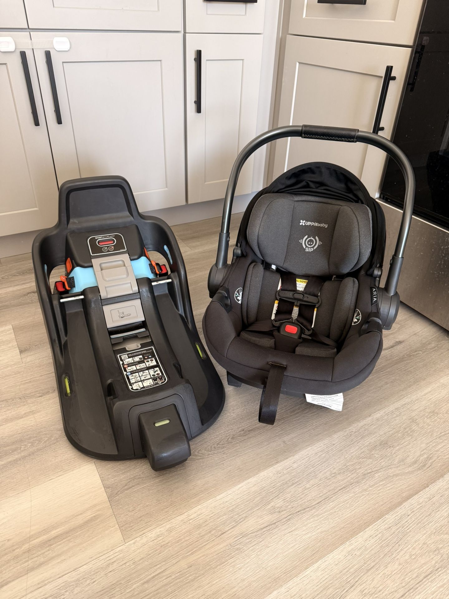 UPPAbaby Aria Car Seat