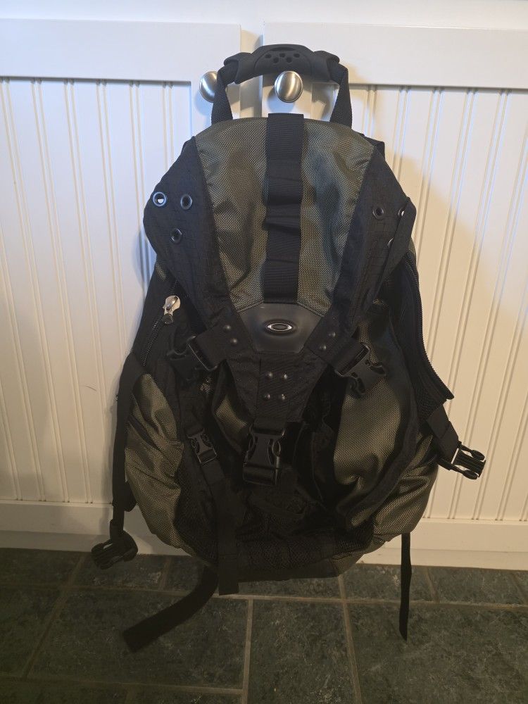 OAKLEY 95 00s Y2K RARE Green Color Icon Mini Backpack Tech OAKLEY 95 00s Y2K RARE Green Color Icon Mini Backpack Tech