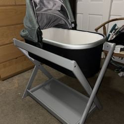 Uppababy Bassinet And Stand 