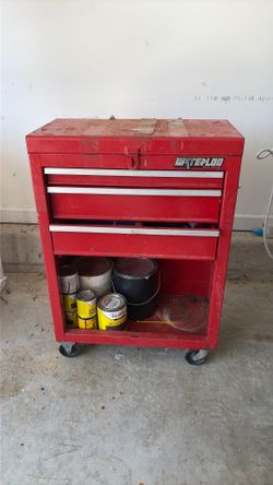 Rolling toolbox with tools