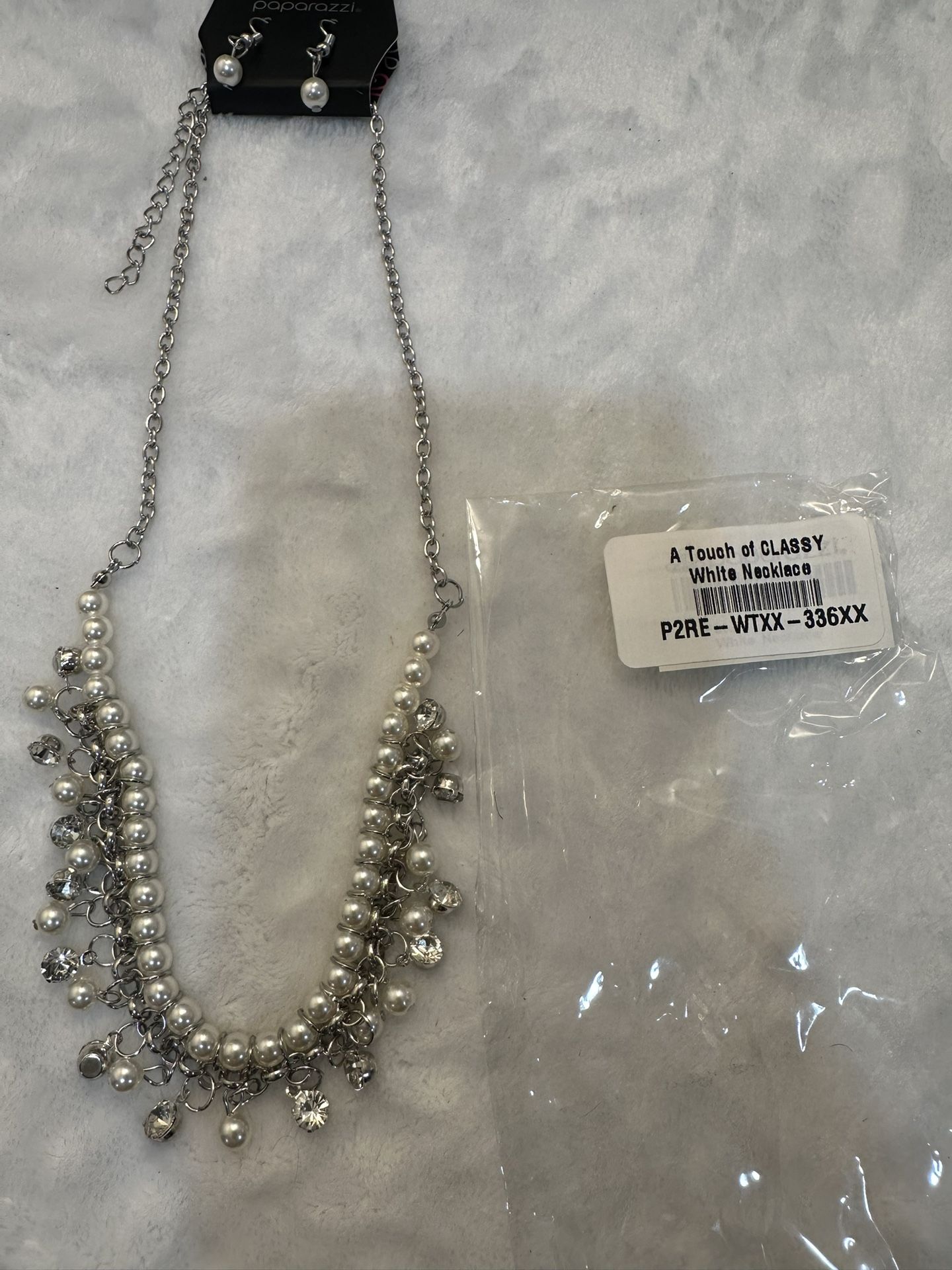 Necklaces/bracelet/earring set