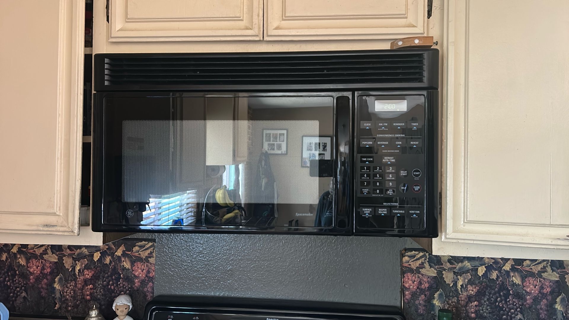 GE Spacemaker Microwave Over The Range