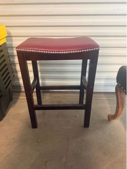 Saddle stool