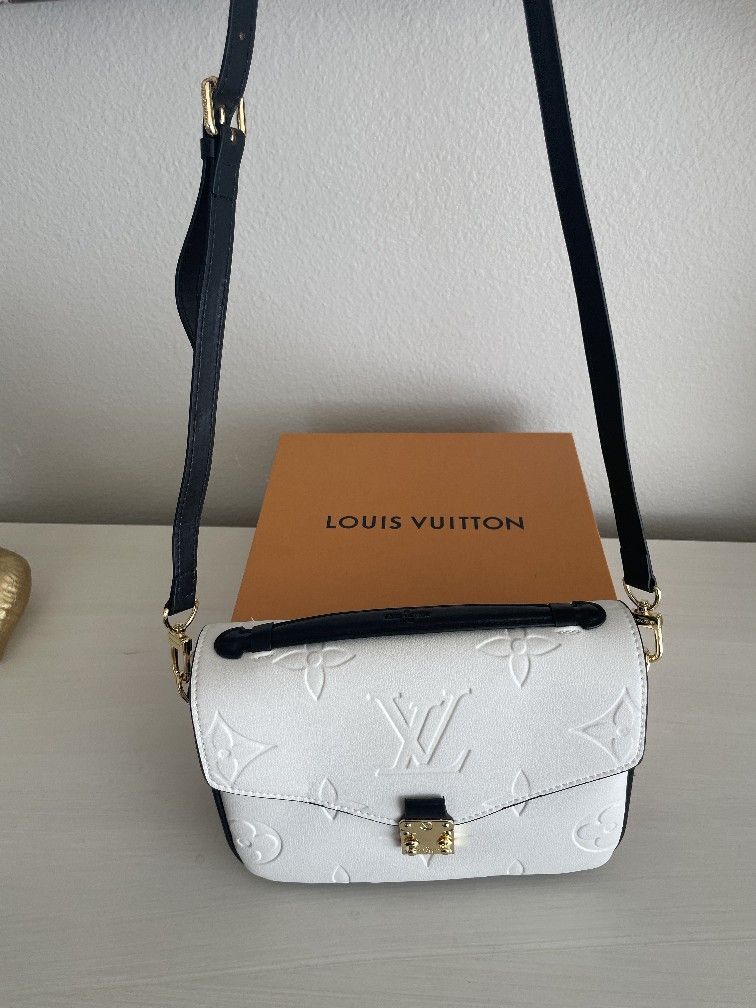 Lv New White