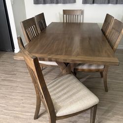 Dining Table with 6 chairs