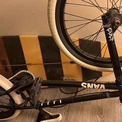 Signed vans cult white and black bike