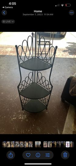Black metal 3 shelf stand