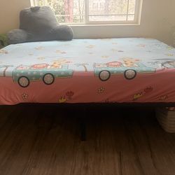Zinus full size mattress and bedframe