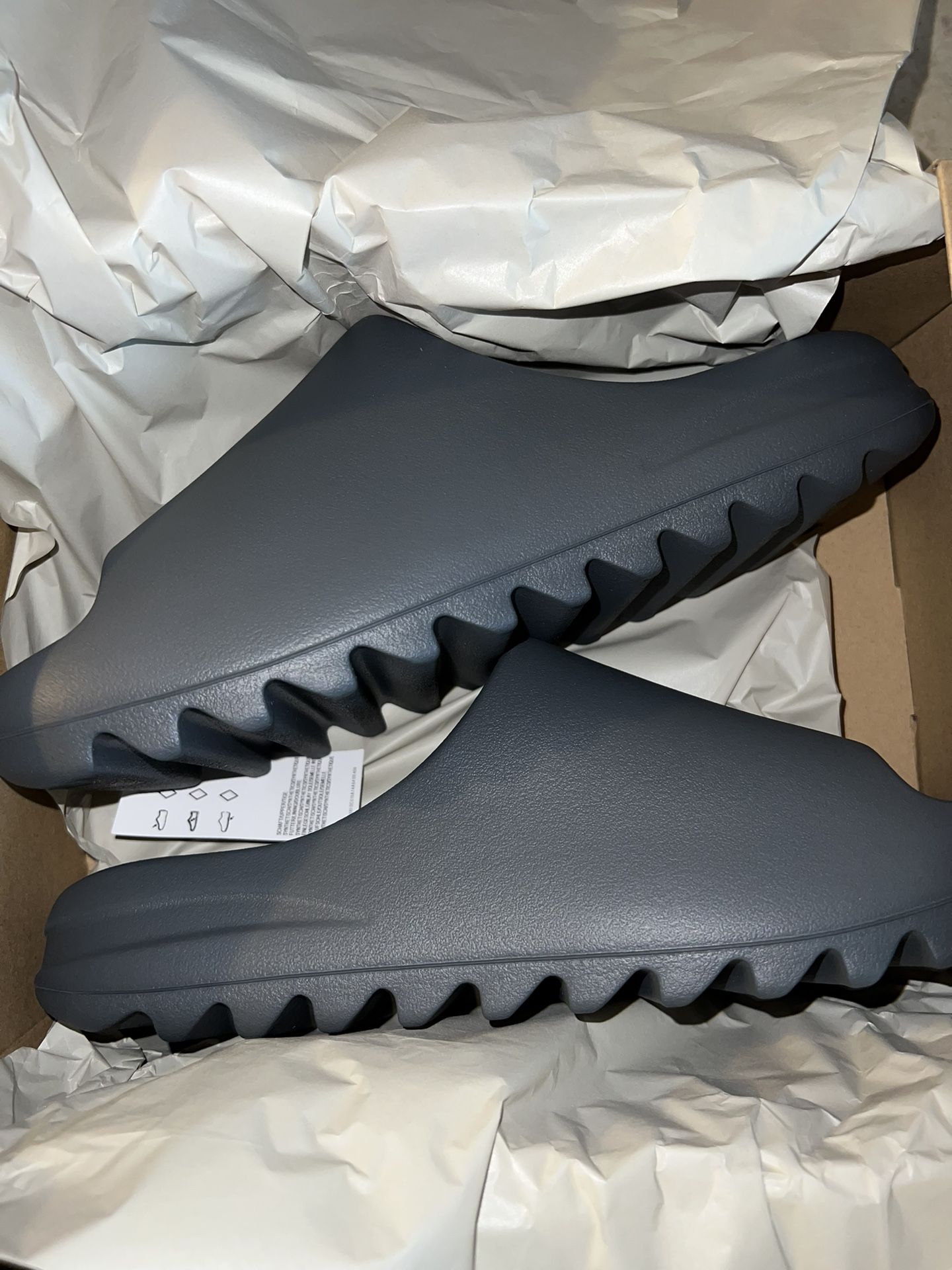 Yeezy Slide Slate Grey Size 12