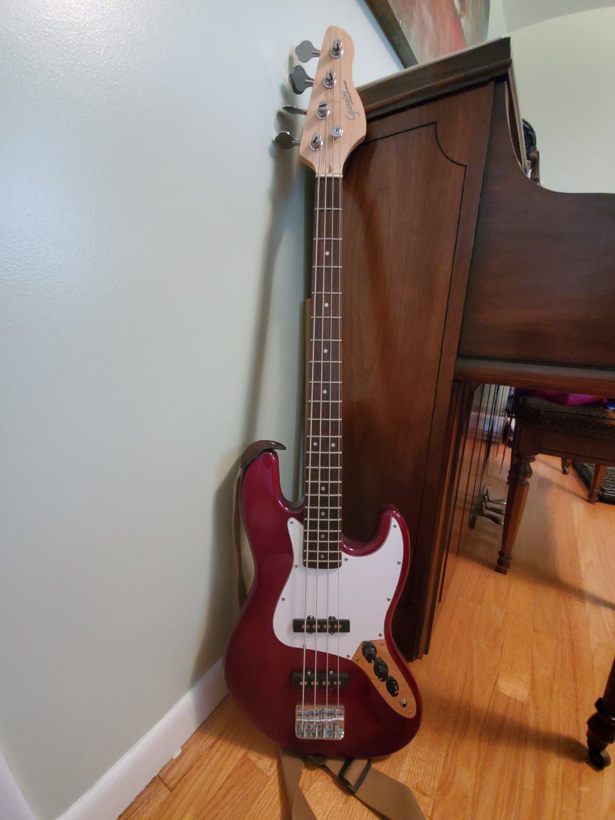 Giannini Standard Series Bass guitar