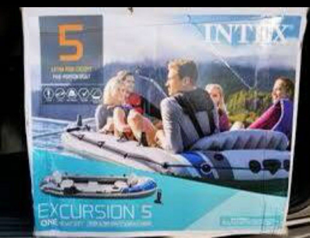 NEW Intex Excursion 5 Inflatable Boat w/ Oars