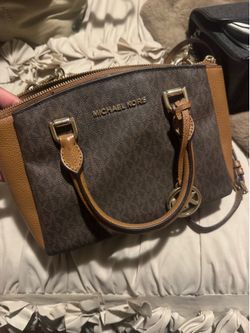Woman purse