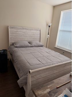 Queen size Bed room set
