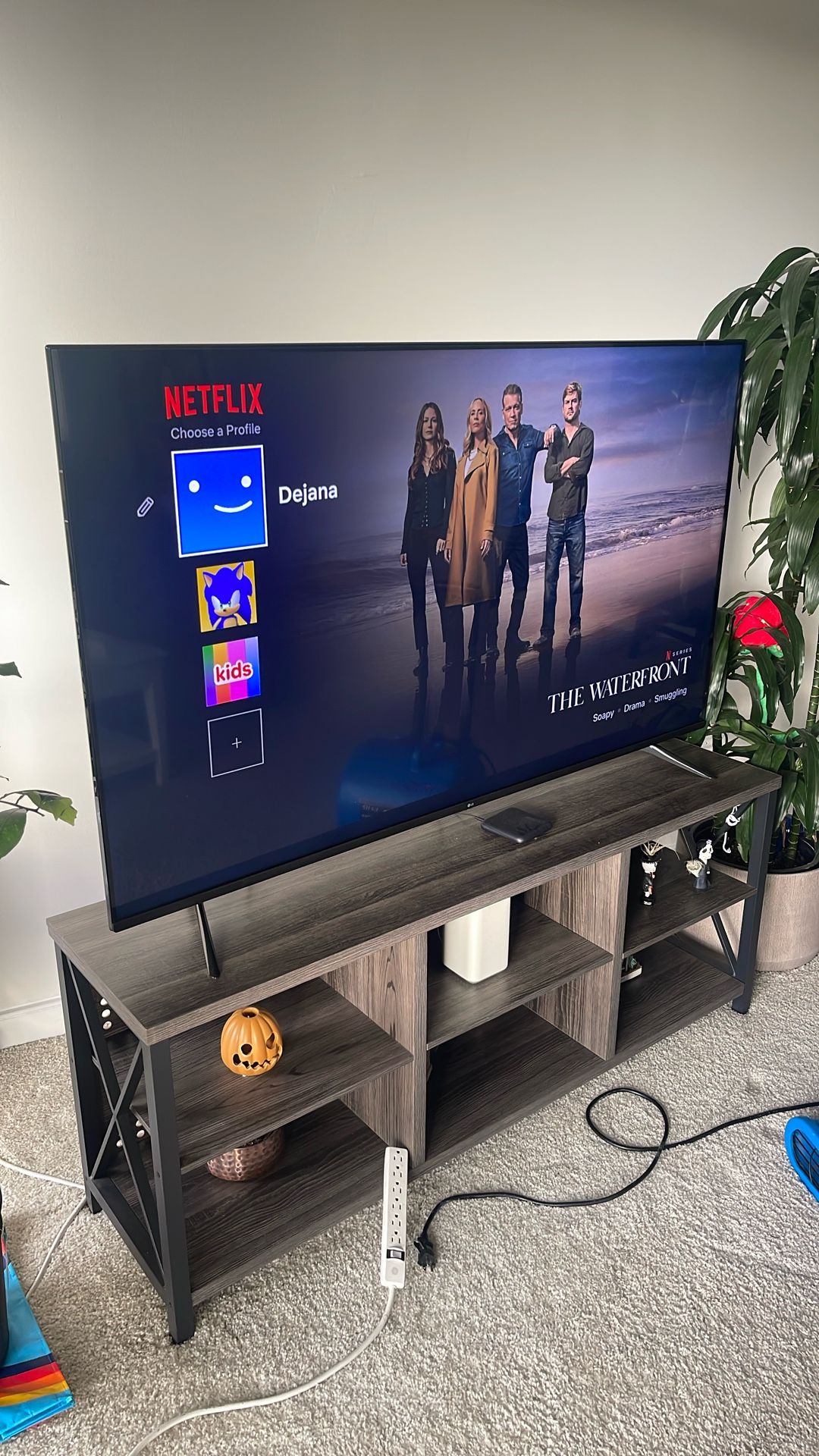 LG 50” 4K UHD Smart TV – Excellent Condition