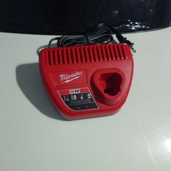Milwaukee M12 Battery Charger 