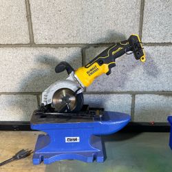 4 1/2” Circular Saw  Dewalt 20v Max Brushless 