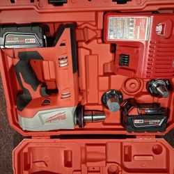 Milwaukee M18 Pex Gun