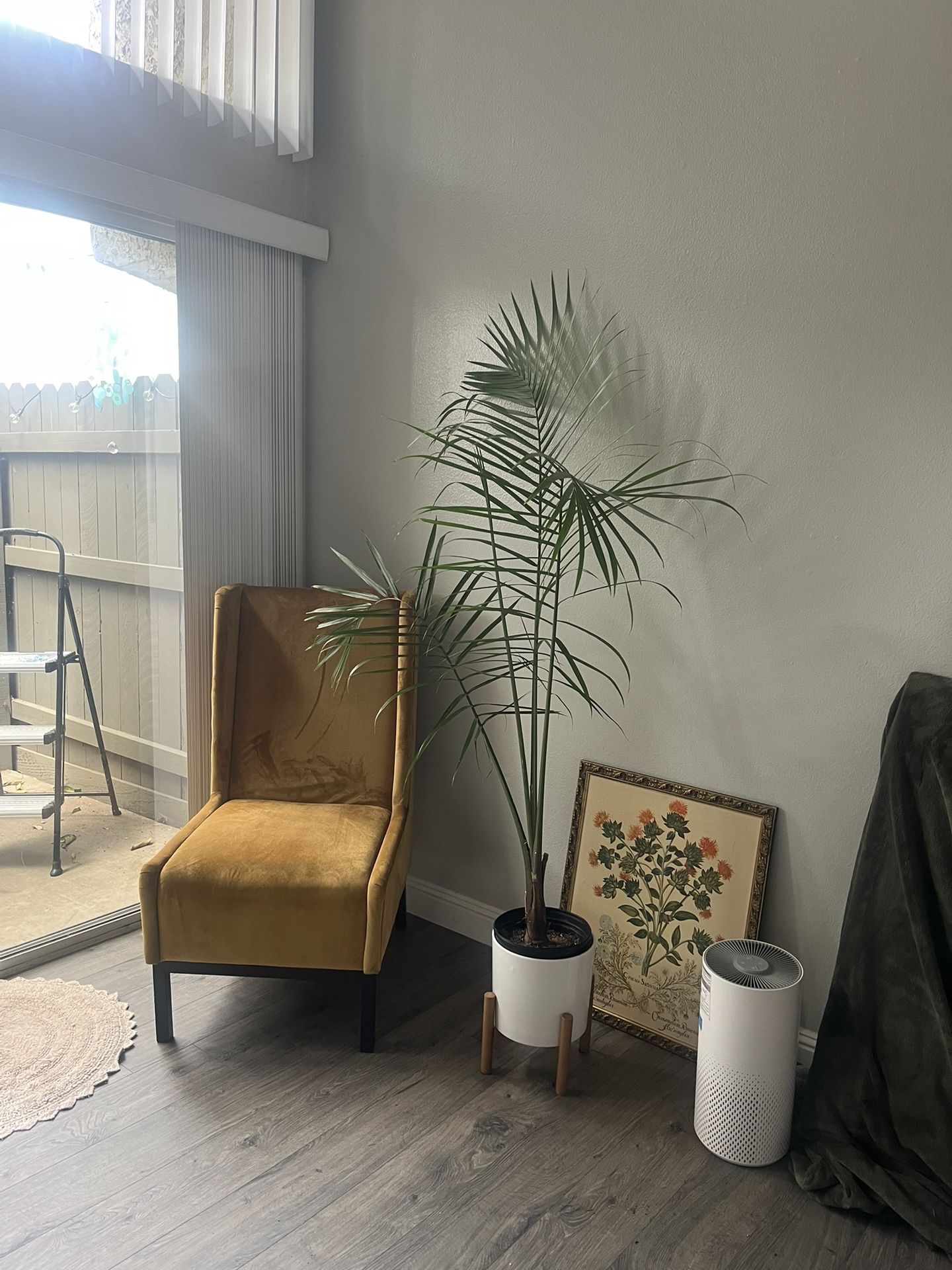 Yellow Chair 
