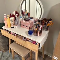 Vanity table