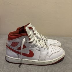 Air Jordan 1 SE Mid White Dune Red Size 8 Men