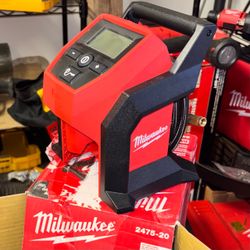 Milwaukee M12 12-Volt Lithium-Ion Cordless Electric Portable Inflator (Tool-Only)