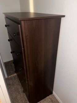 Wooden 5 drawer dresser