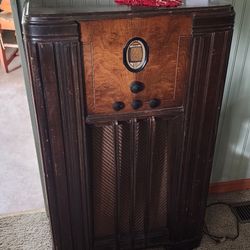 Vintage Philco Floor Model Radio
