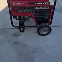 Honda EB5000X3AN EB Series 5000 Watt 120/240VFeatures a Honda commercial iGX engine with heavy duty frame and full GFCI protection. This product meets
