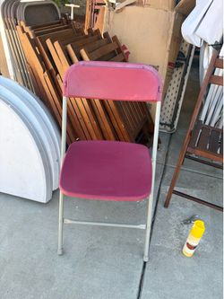 10 vergandy plastic chairs