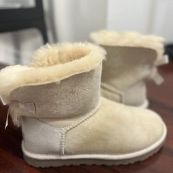 Ugg Boots Beige Color 