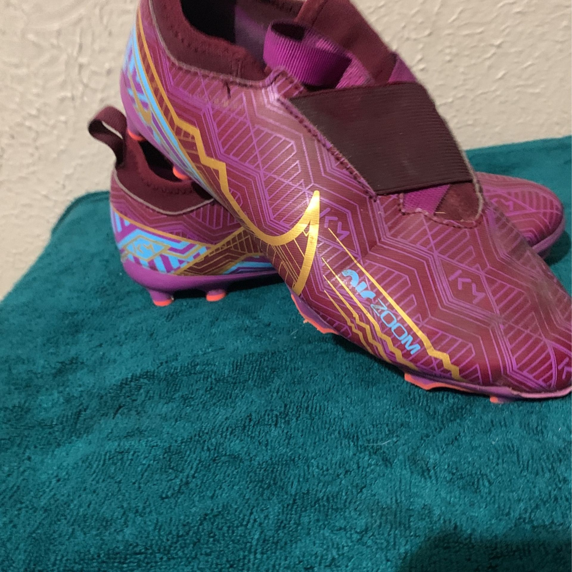 Nike Academies Laceless Soccer Cleats Mbappes