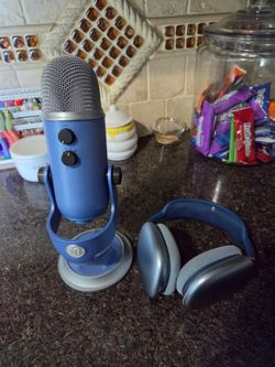 Headphones and microphone