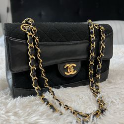 Chanel Vintage Classic Black Quilted Lambskin and Fabric Medium Single Flap  for Sale in Anaheim, CA - OfferUp